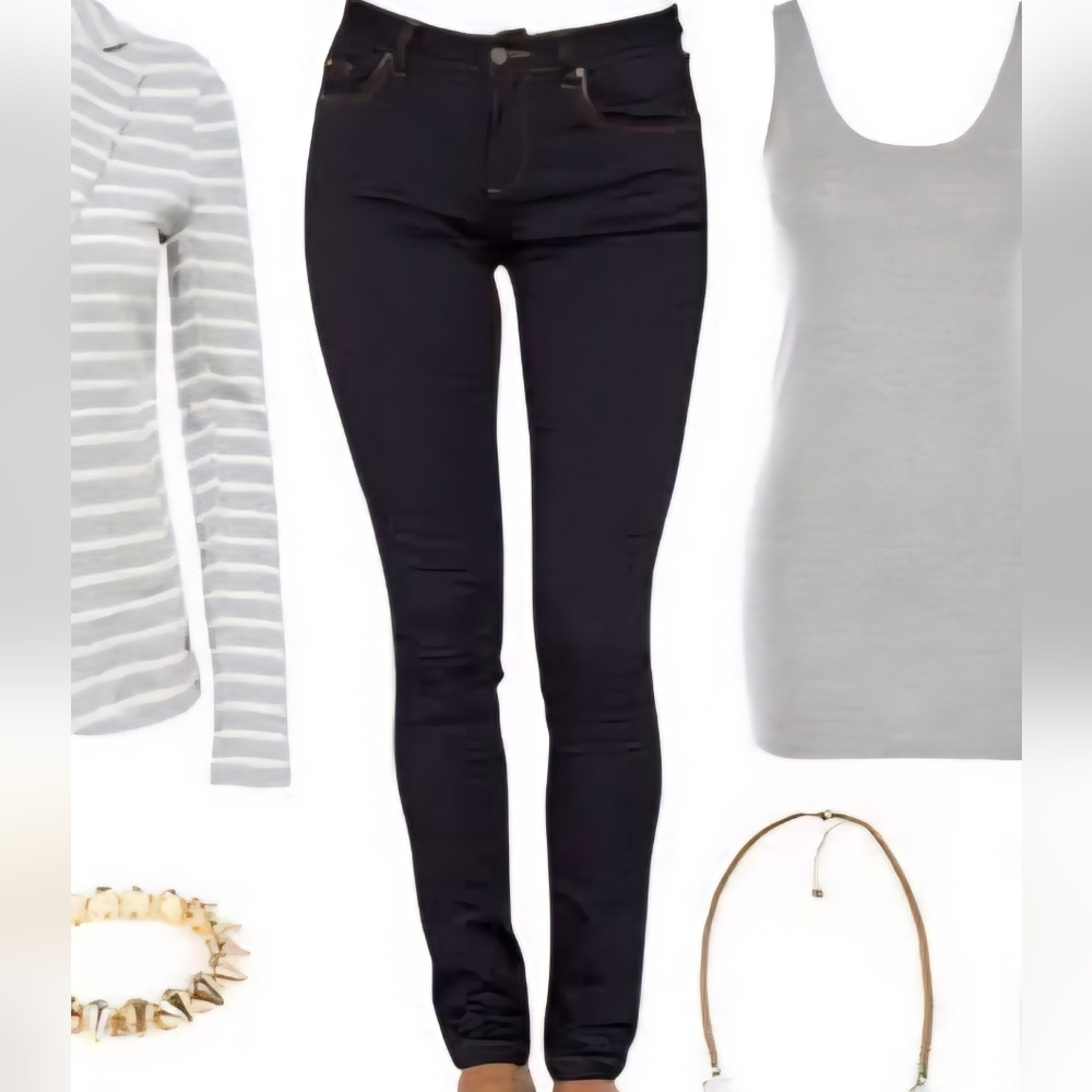 12 Skinny Jeans